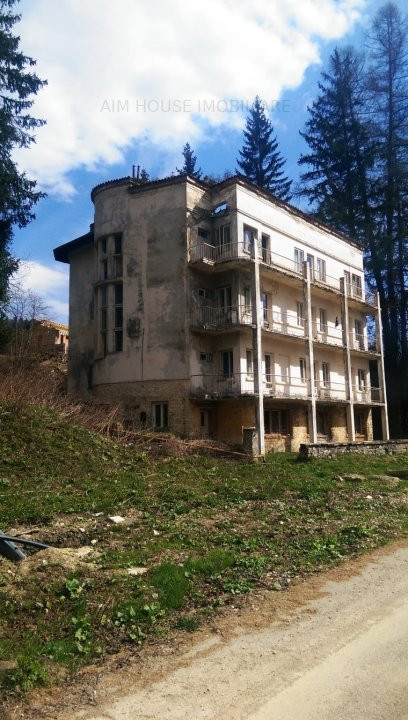 Teren 10.000 mp cu tripla deschidere pretabil pensiune/azil.