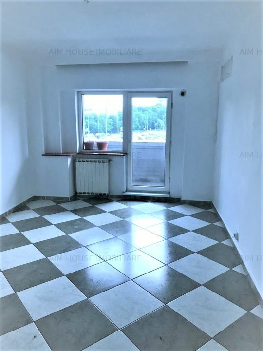 Piata Victoriei-Ap. 3 cam. de inchiriat,pretabil birou/salon/cabinet