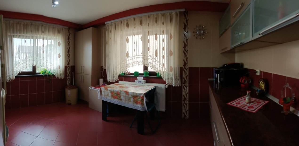 Vila individuala 4 Cam. Tartasesti cu garaj si foisor