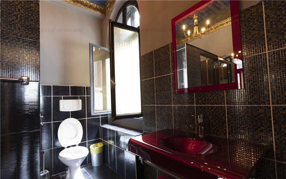 Romana-Amzei Vila 14 camere de vanzare/inchiriat,pretabil investitie