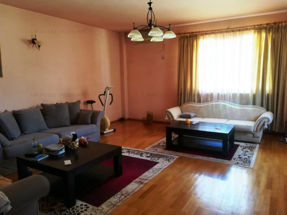 Bucurestii Noi-Bd. Gloriei-Damaroaia Casa cu teren pe colt de vanzare/inchiriere