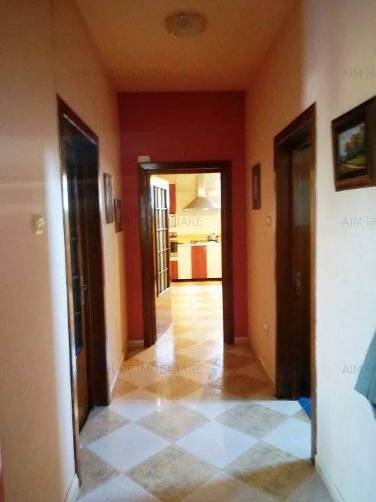 Bucurestii Noi-Bd. Gloriei-Damaroaia Casa cu teren pe colt de vanzare/inchiriere