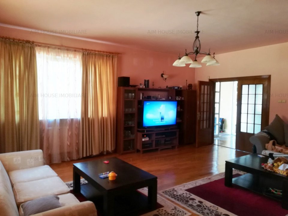 Bucurestii Noi-Bd. Gloriei-Damaroaia Casa cu teren pe colt de vanzare/inchiriere