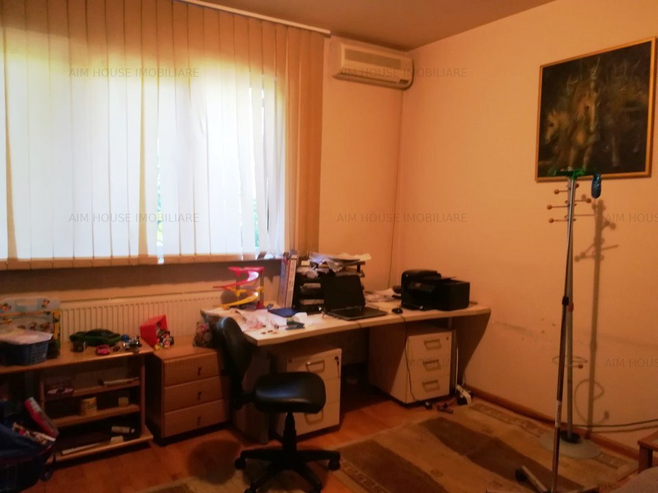 Bucurestii Noi-Bd. Gloriei-Damaroaia Casa cu teren pe colt de vanzare/inchiriere