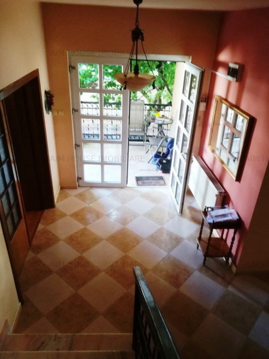 Bucurestii Noi-Bd. Gloriei-Damaroaia Casa cu teren pe colt de vanzare/inchiriere