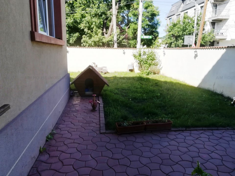 Bucurestii Noi-Bd. Gloriei-Damaroaia Casa cu teren pe colt de vanzare/inchiriere