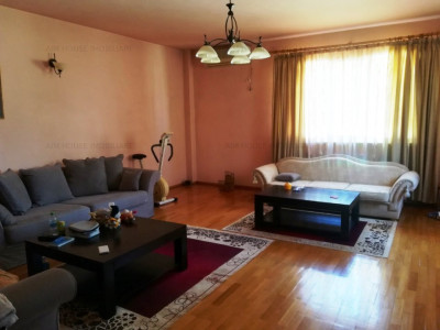 Bucurestii Noi-Bd. Gloriei-Damaroaia Casa cu teren pe colt de vanzare/inchiriere