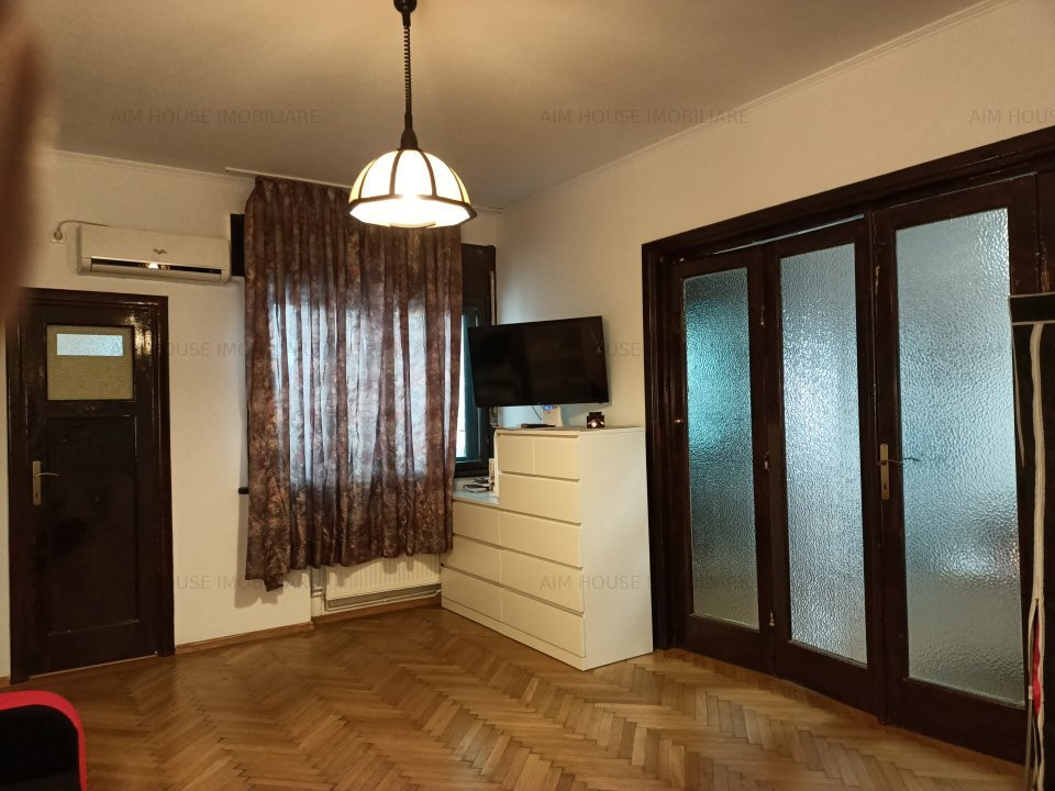 Sala Palatului-Cismigiu-Ap. 2 cam. pretabil investitie/locuinta.