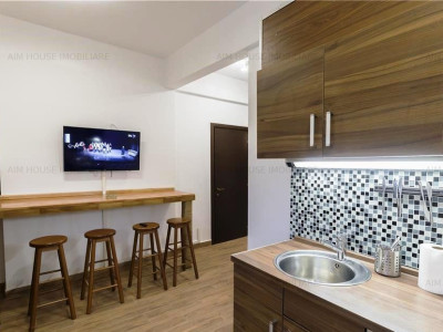 Regina Elisabeta-Calea Victoriei-Apartament 3 camere renovat.