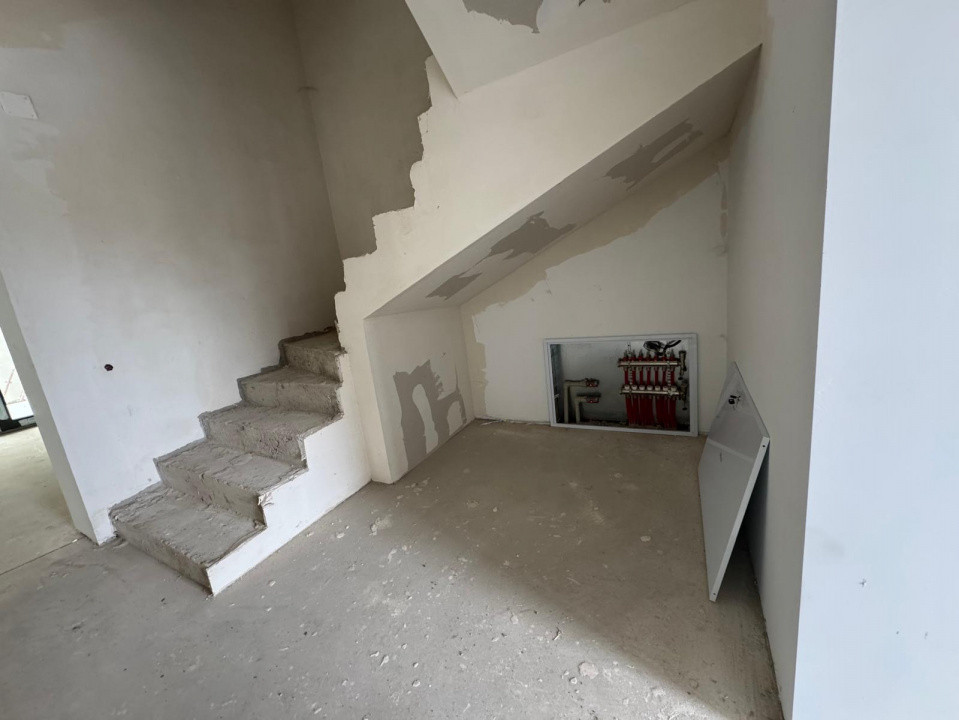 Duplex P+E+M- 4 camere-3bai-Domnesti-curte-Parcare-0% Comision