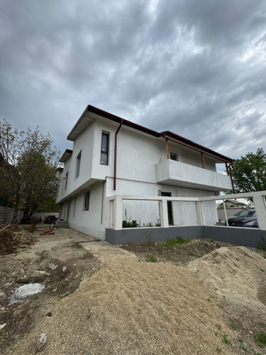 Direct dezvoltator – Duplex Pipera-Tunari, curte+P,5 cam.,4 bai, comision 0%!