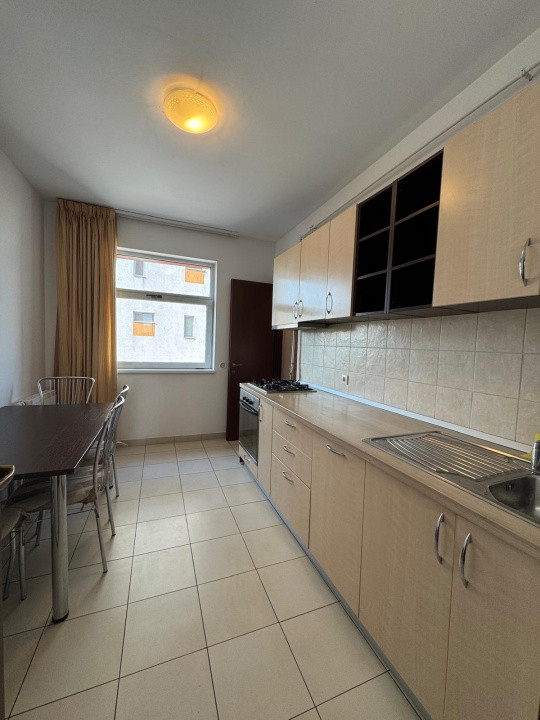  Apartament 3 camere, 2 băi, de închiriat în Quadra Residence-Parcare