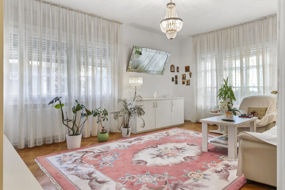 Apartament 4 camere, 117 mp,etaj 1, ultracentral – P-ța Sfinții Voievozi, ASE
