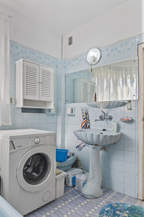 Apartament 4 camere, 117 mp,etaj 1, ultracentral – P-ța Sfinții Voievozi, ASE