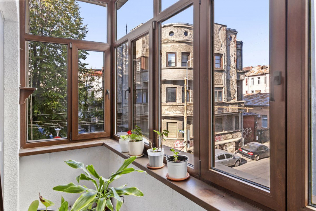 Apartament 4 camere, 117 mp,etaj 1, ultracentral – P-ța Sfinții Voievozi, ASE